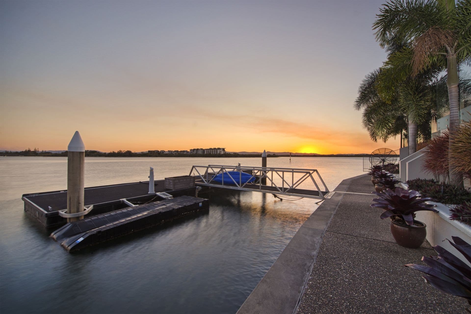 16 Westminster Court, Paradise Point - Image 1
