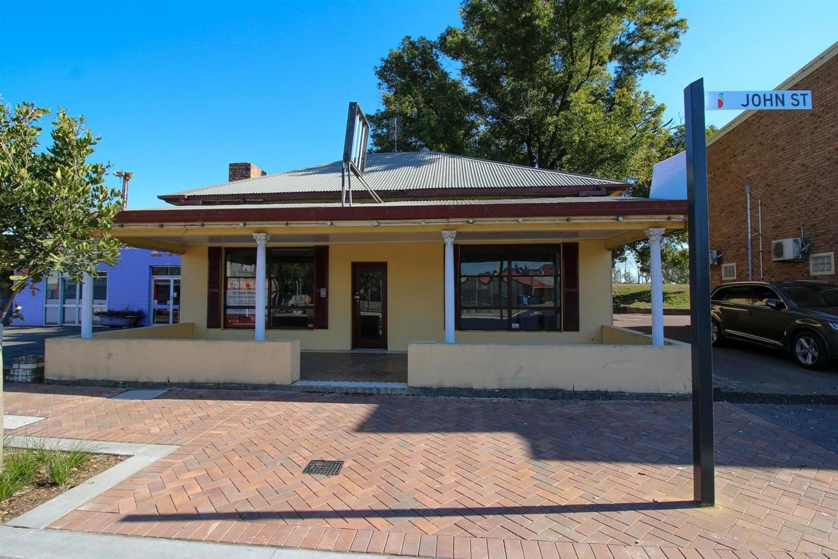 208 John Street, Singleton NSW 2330, Singleton - Image 1