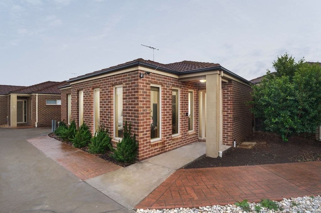2/55 Mcburnie Drive, KURUNJANG, VIC 3337, Kurunjang - Image 1