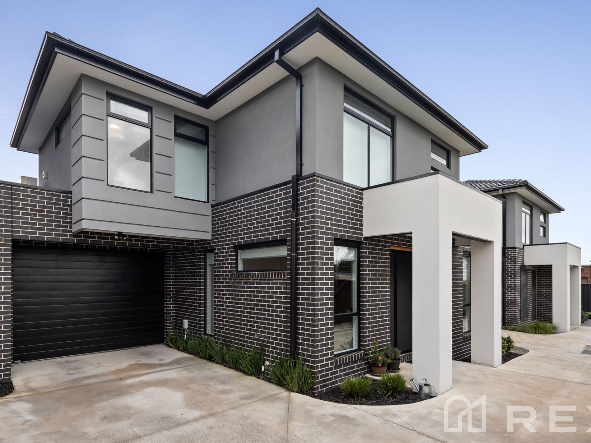 2 / 33 Albert Road, HALLAM, Hallam - Image 1
