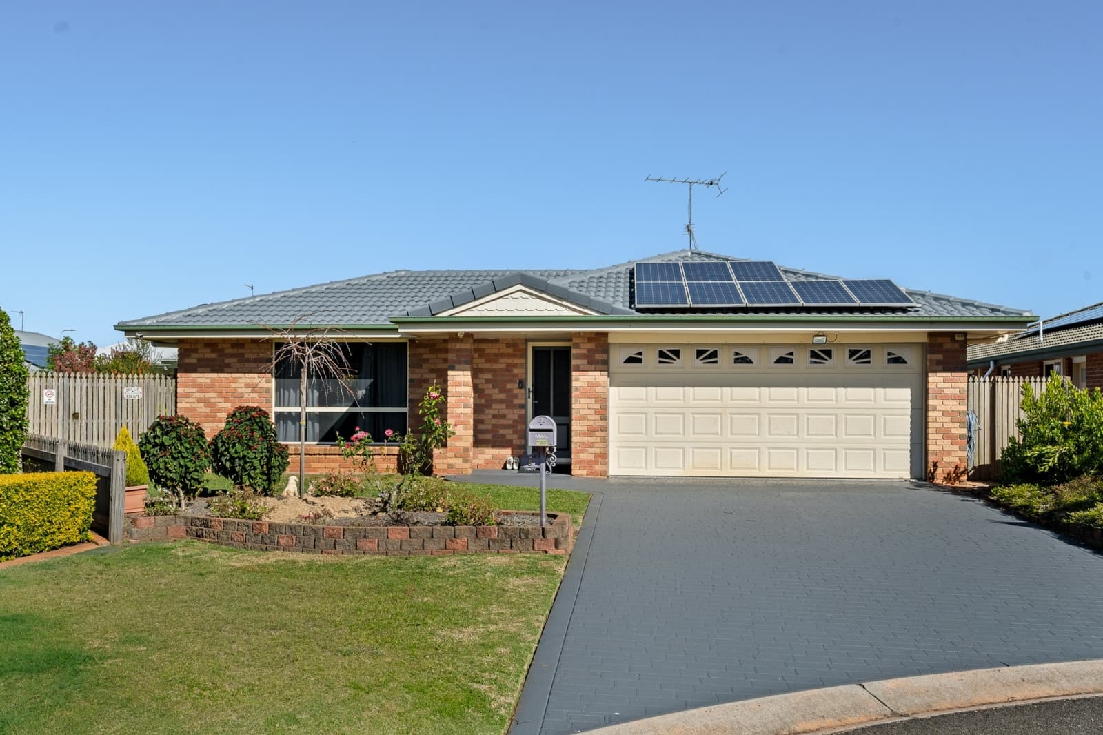 8 Grant Close, MIDDLE RIDGE, Middle Ridge - Image 1