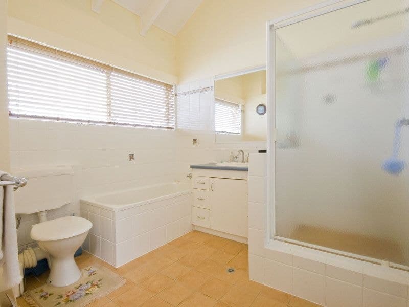 2/21 Aberleigh Road Herston, Herston - Image 1