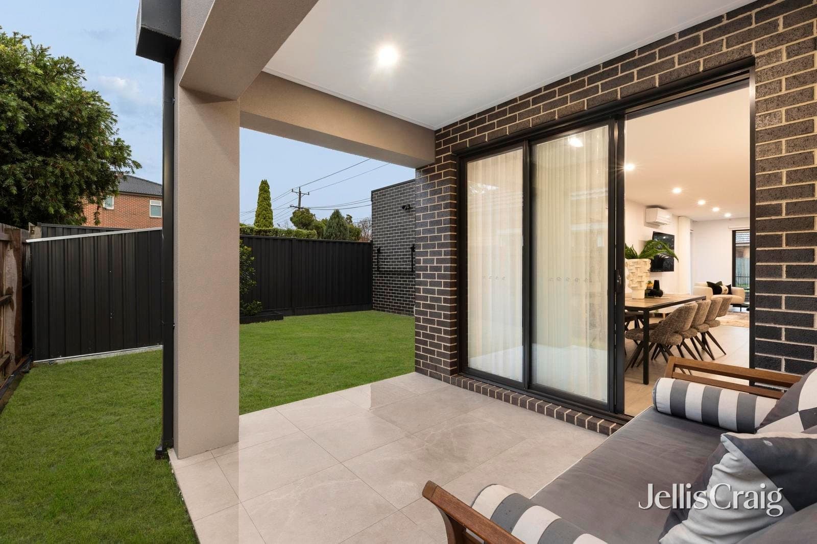215 Waverley Road, Mount Waverley, Mount Waverley - Image 1