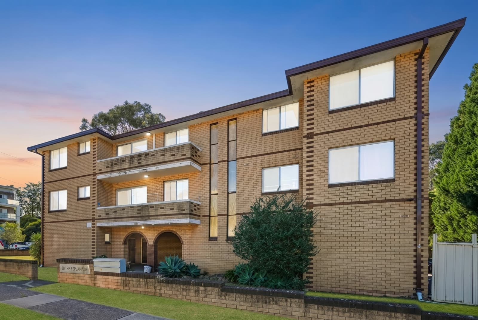 80 The Esplanade, GUILDFORD, Guildford - Image 1