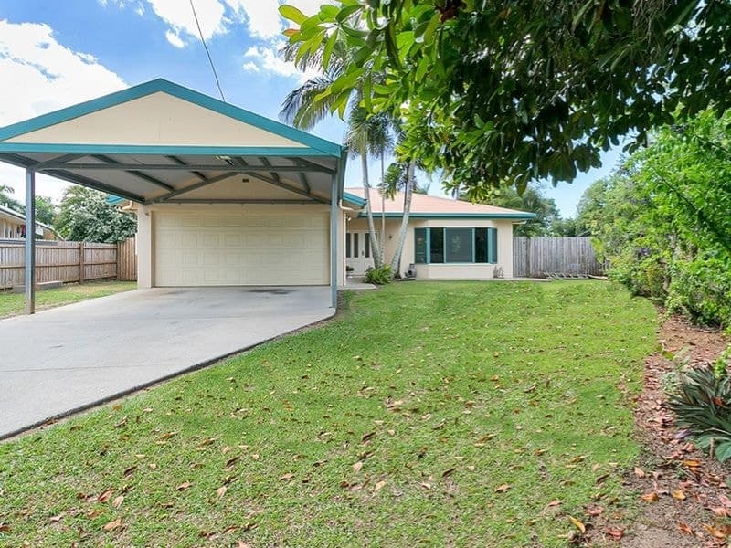 10 Wau Close, Trinity Beach - Image 1