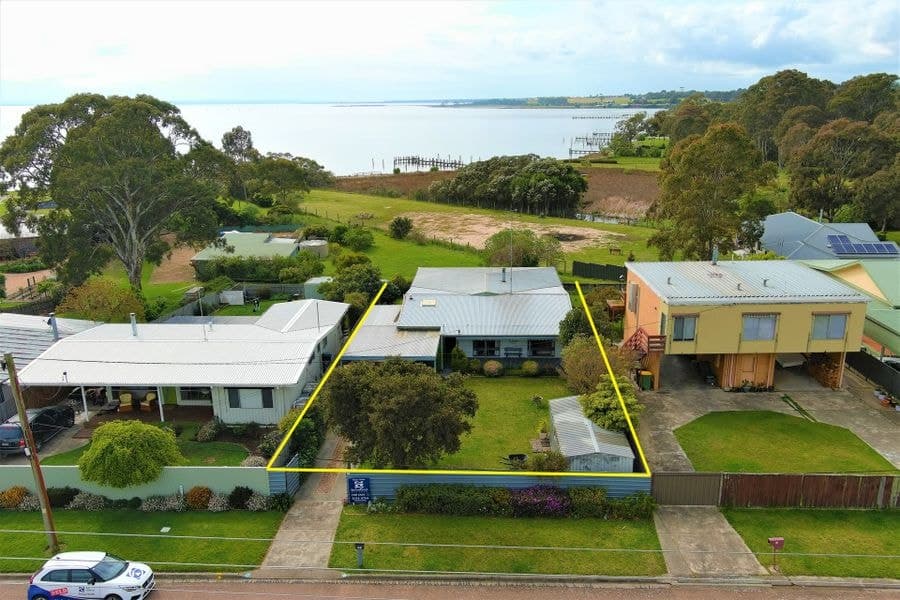 21 Bay Road, Eagle Point VIC 3878, Eagle Point - Image 1