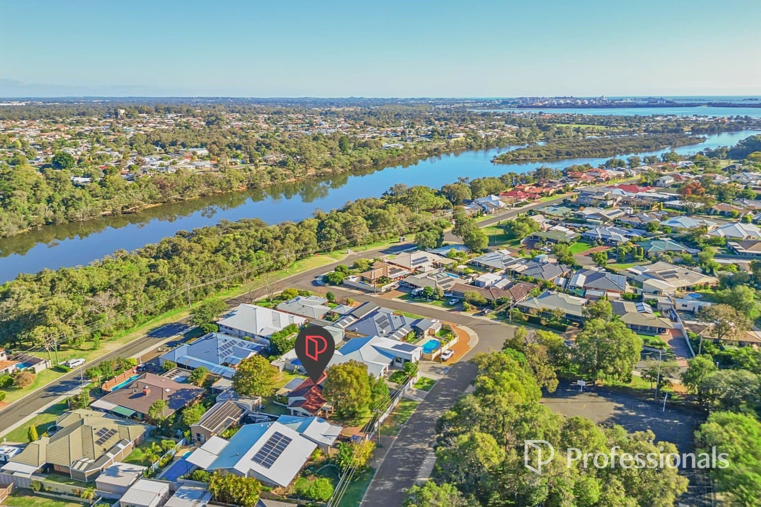 4 Harding Way, Australind WA 6233, Australind - Image 1