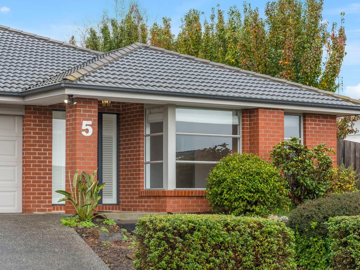 5 Manifold Road, Woodend, Woodend - Image 1