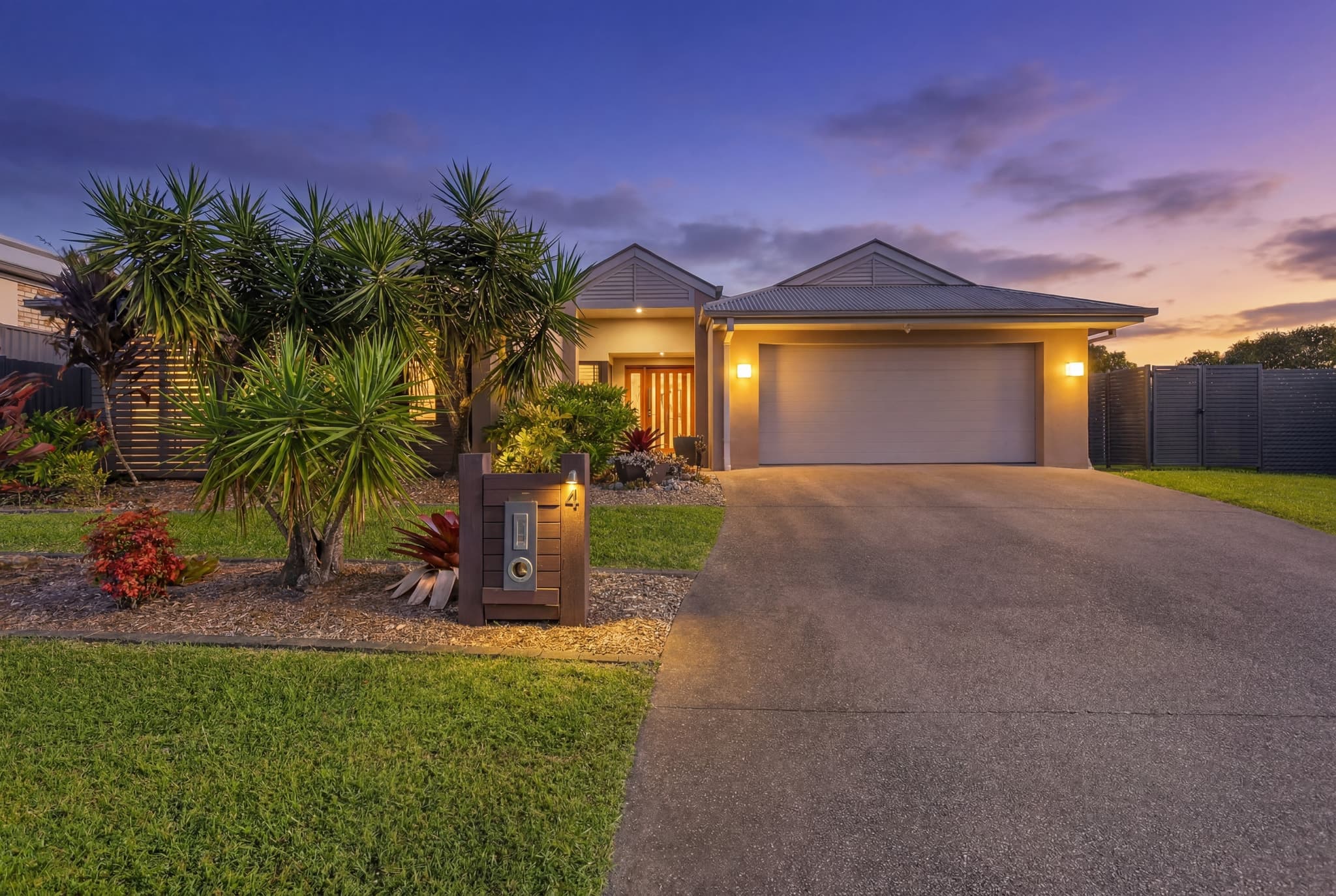 4 Scenic Drive, Murrumba Downs - Image 1