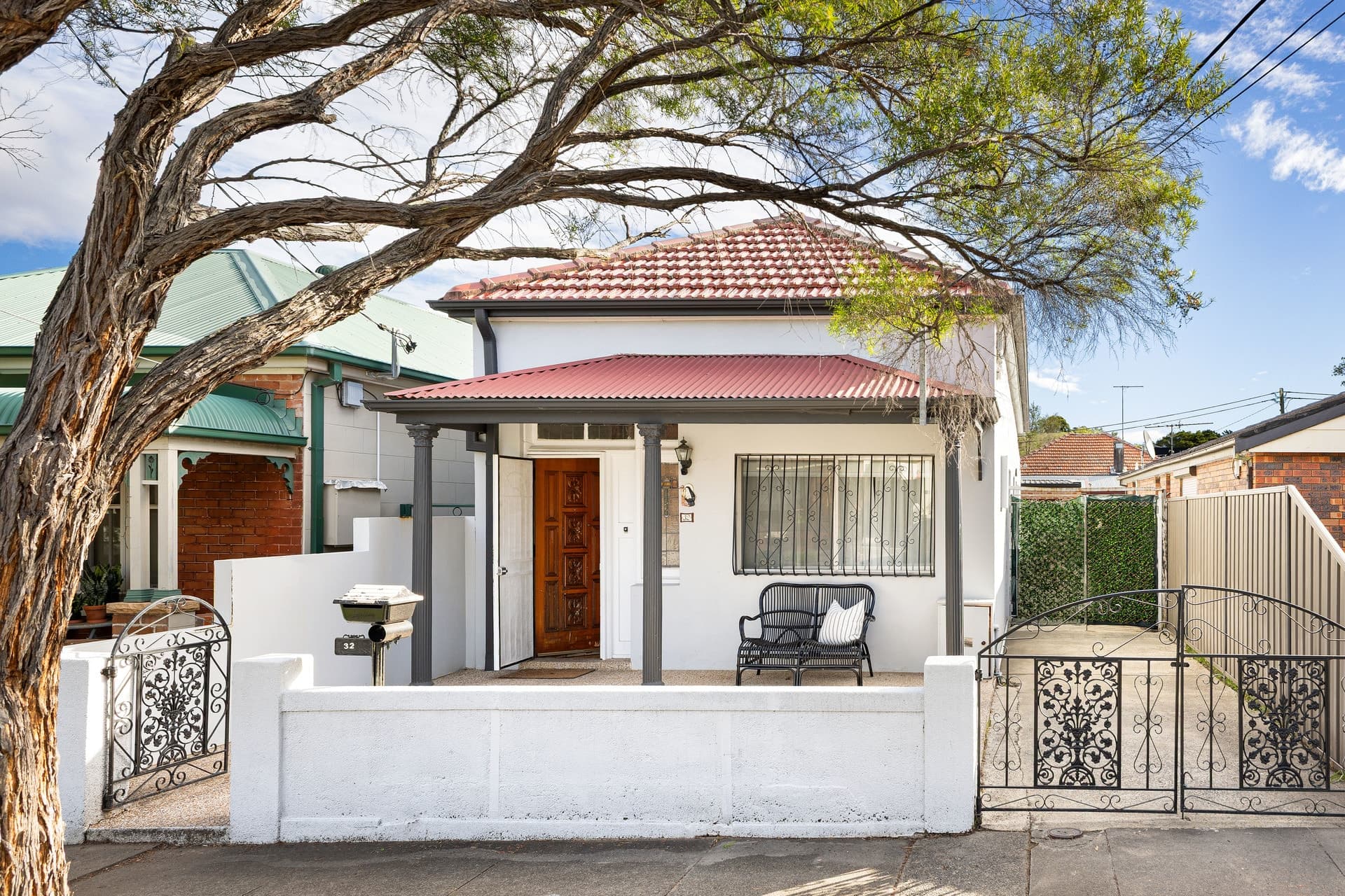 32 Bishop StreetPetersham, Petersham - Image 1