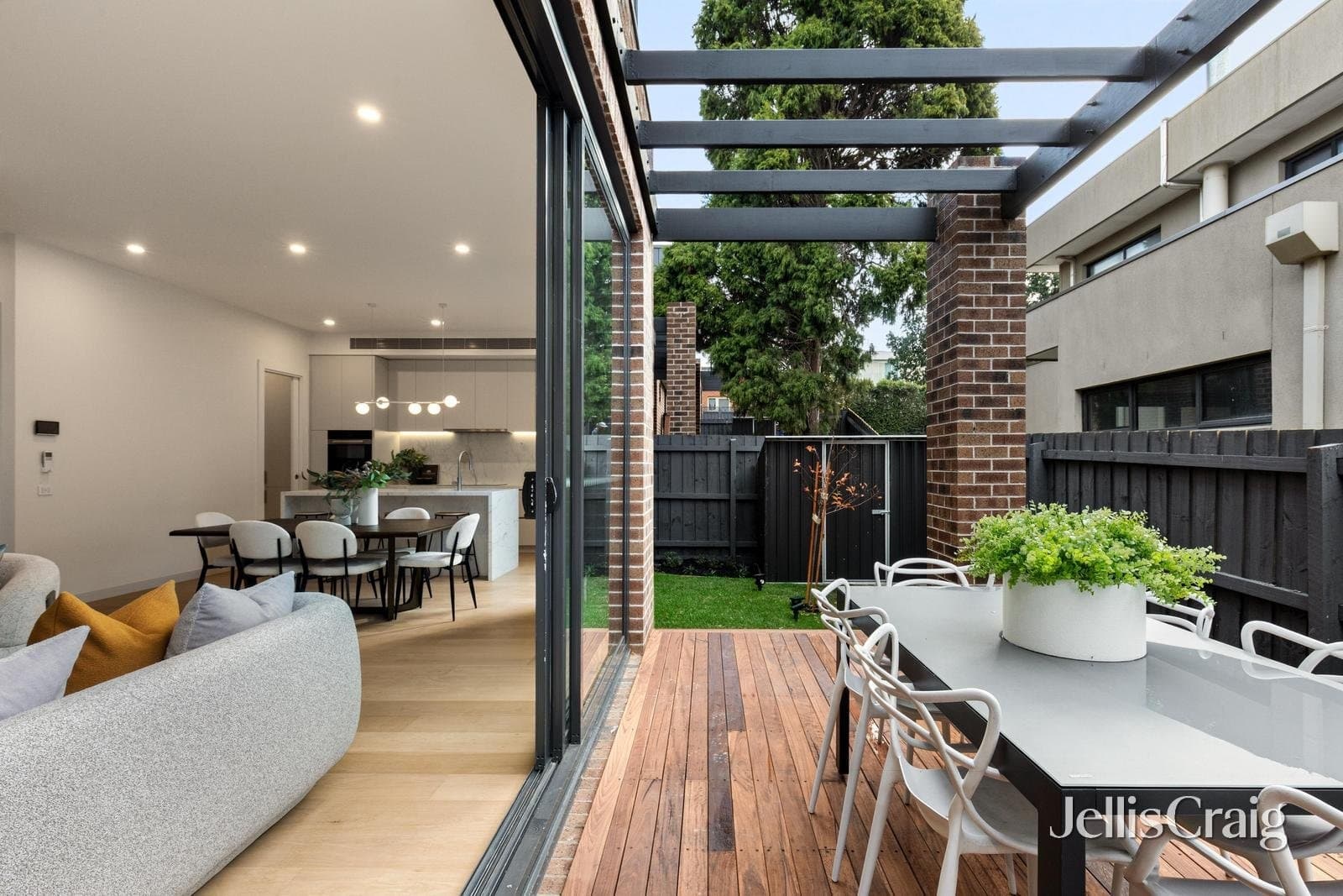 2/18 Evelina Street, Balwyn, Balwyn - Image 1