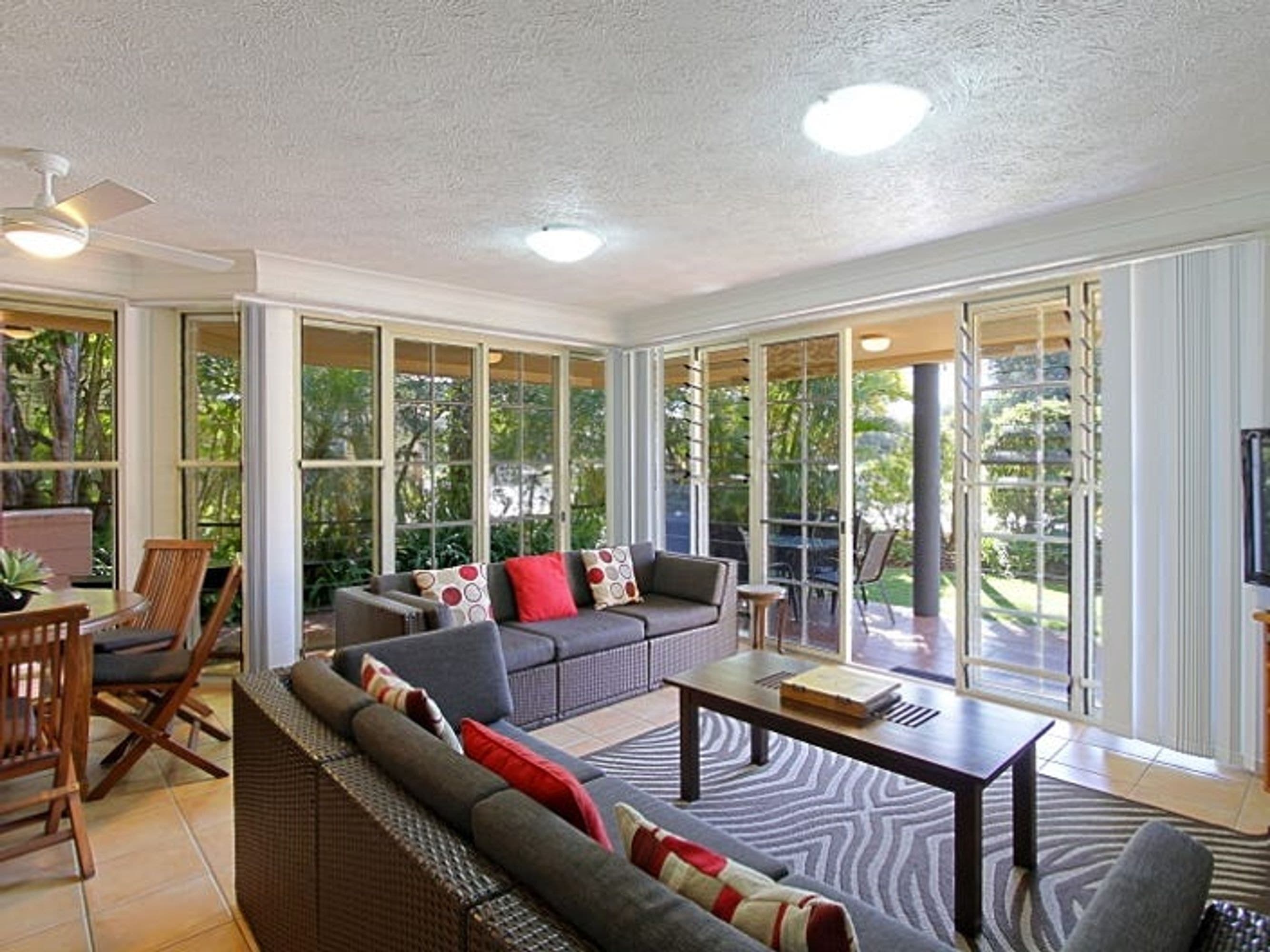 1/60 Lawson Street, Byron Bay - Image 1