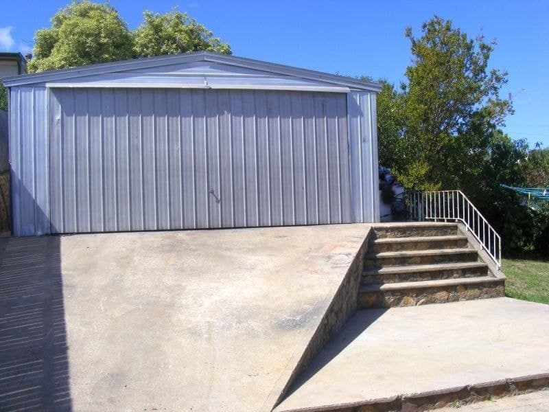 11 Girraween Crescent, Bega, Bega - Image 1