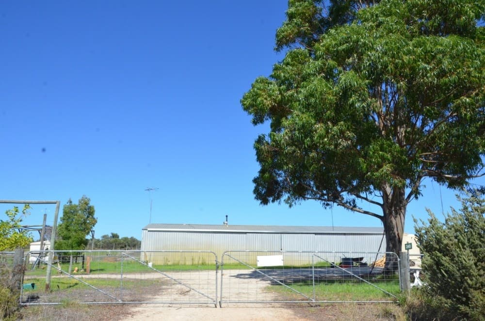 2/240 ELDORADO Road, Muckenburra, Muckenburra - Image 1