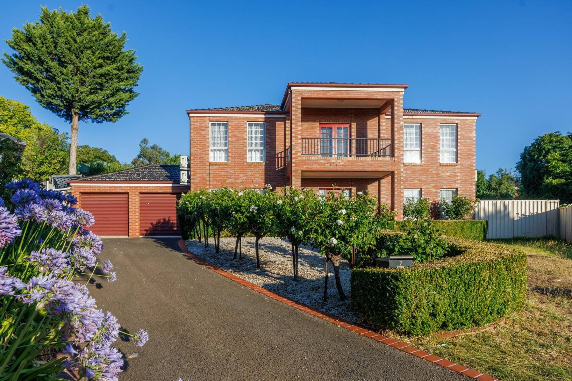 7 Roslyn Ct, Kennington - Image 1