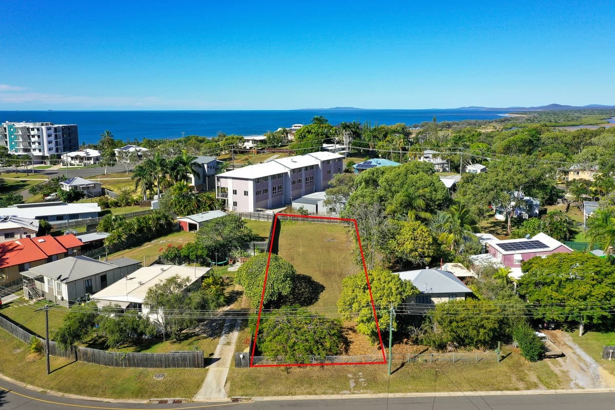 21 Beach Avenue, TANNUM SANDS, QLD, Tannum Sands - Image 1