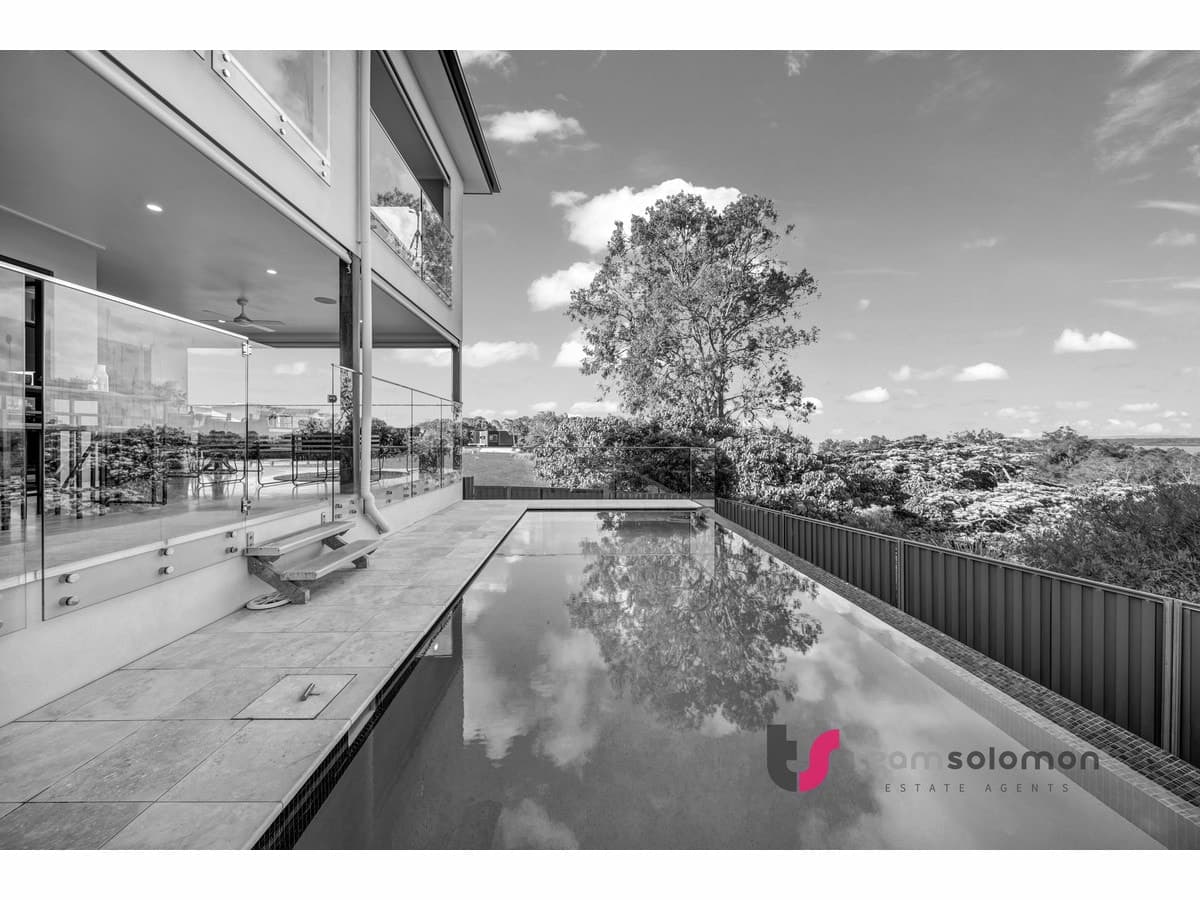 10 Wilson Esplanade, Redland Bay, Redland Bay - Image 1