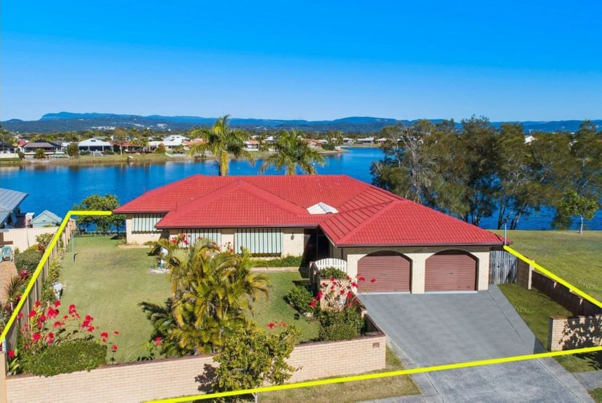 82 Burleigh Street, BURLEIGH WATERS, Burleigh Waters - Image 1