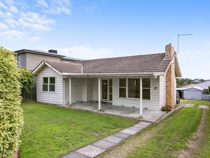 17 Mitchell Street, Mornington - Image 1