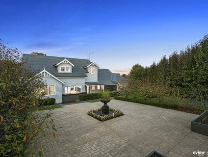 2 Sally Close, Mount Eliza - Image 1