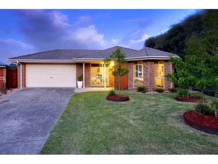 8 Swales Court, Mount Martha - Image 1