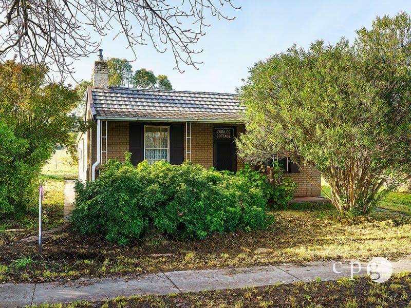 31 Main Road, CAMPBELLS CREEK, VIC 3451, Campbells Creek - Image 1
