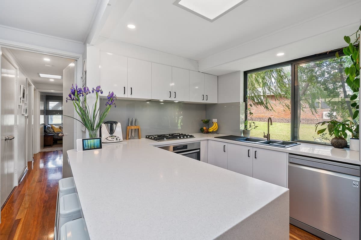 30 Grenadier Drive, THORNLIE WA 6108, Thornlie - Image 1
