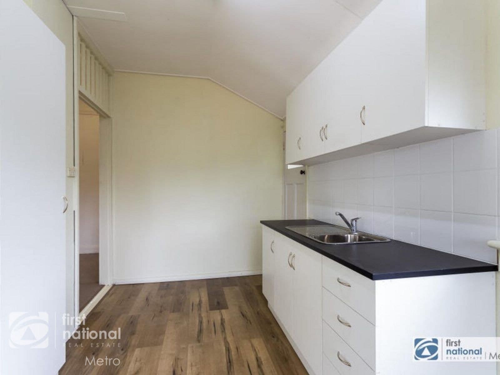 3/15 Ross Street, Woolloongabba QLD 4102, Woolloongabba - Image 1