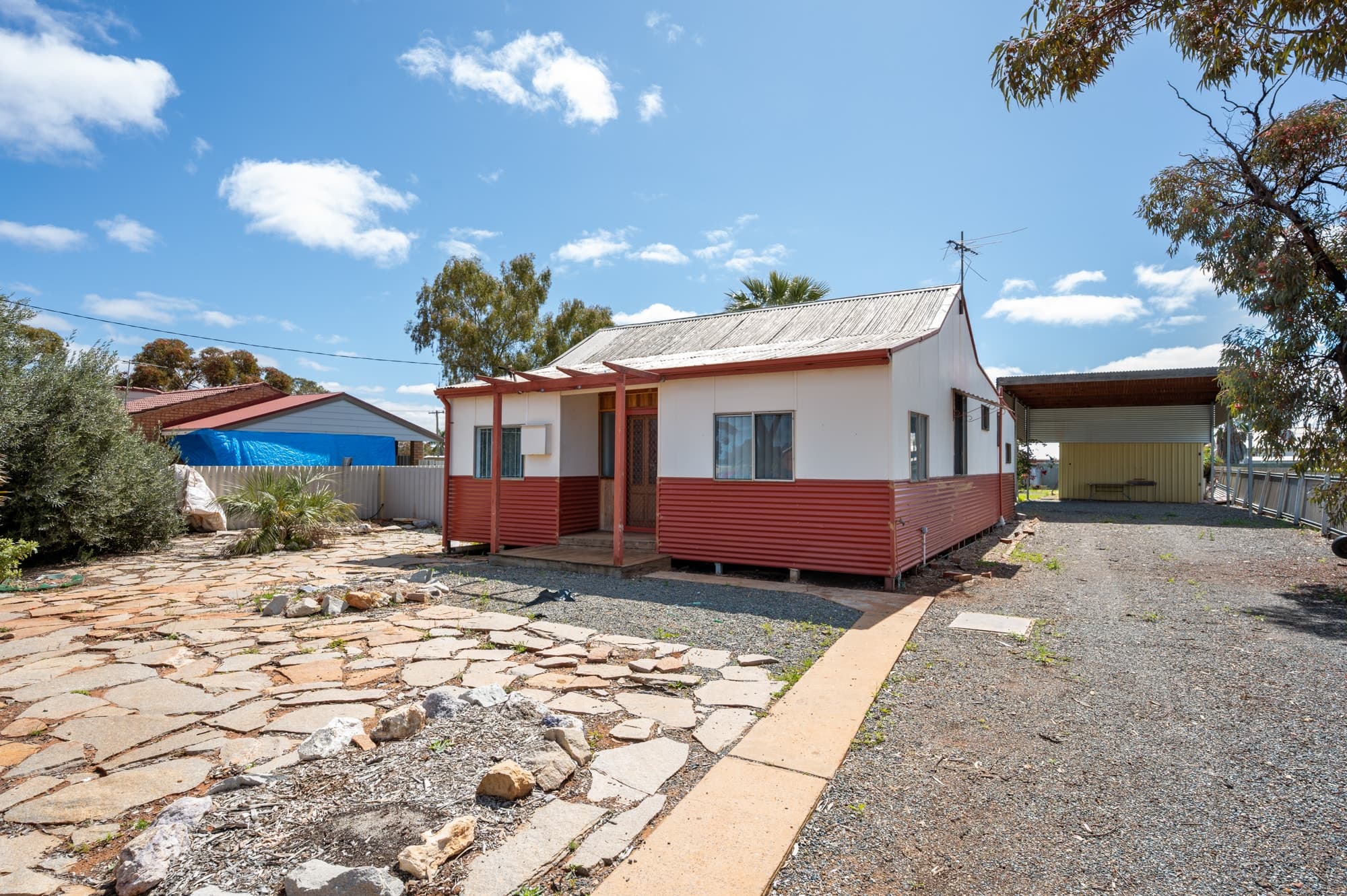 90 Shaw Street, Coolgardie - Image 1