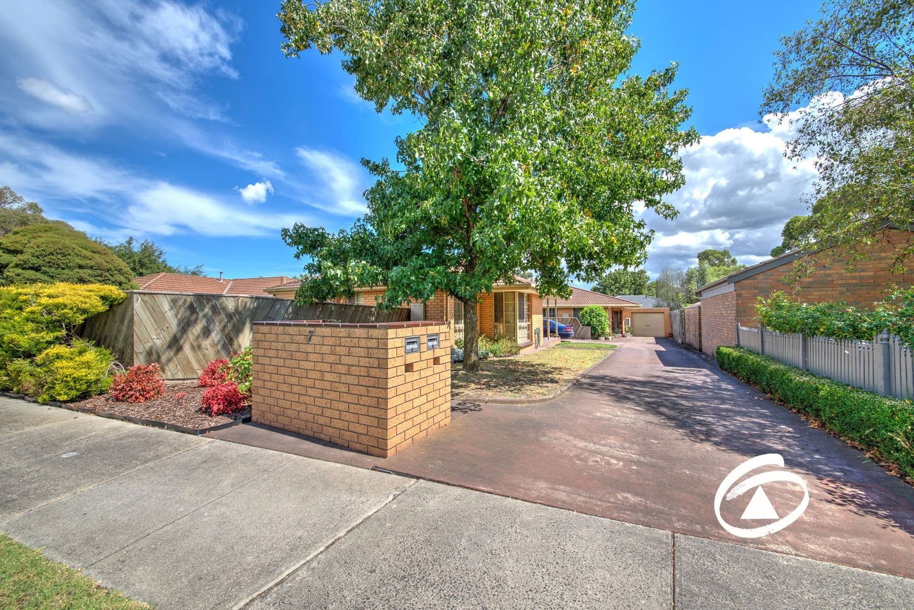 Units 1 & 2/7 Linlithgow Court, Narre Warren VIC 3805, Narre Warren - Image 1