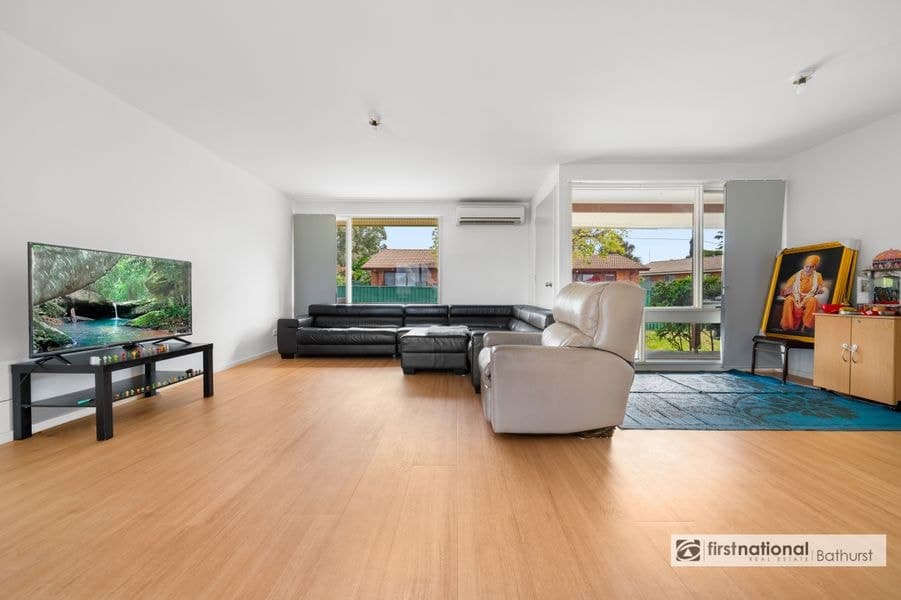 10 Winslow Place, West Bathurst NSW 2795, West Bathurst - Image 1