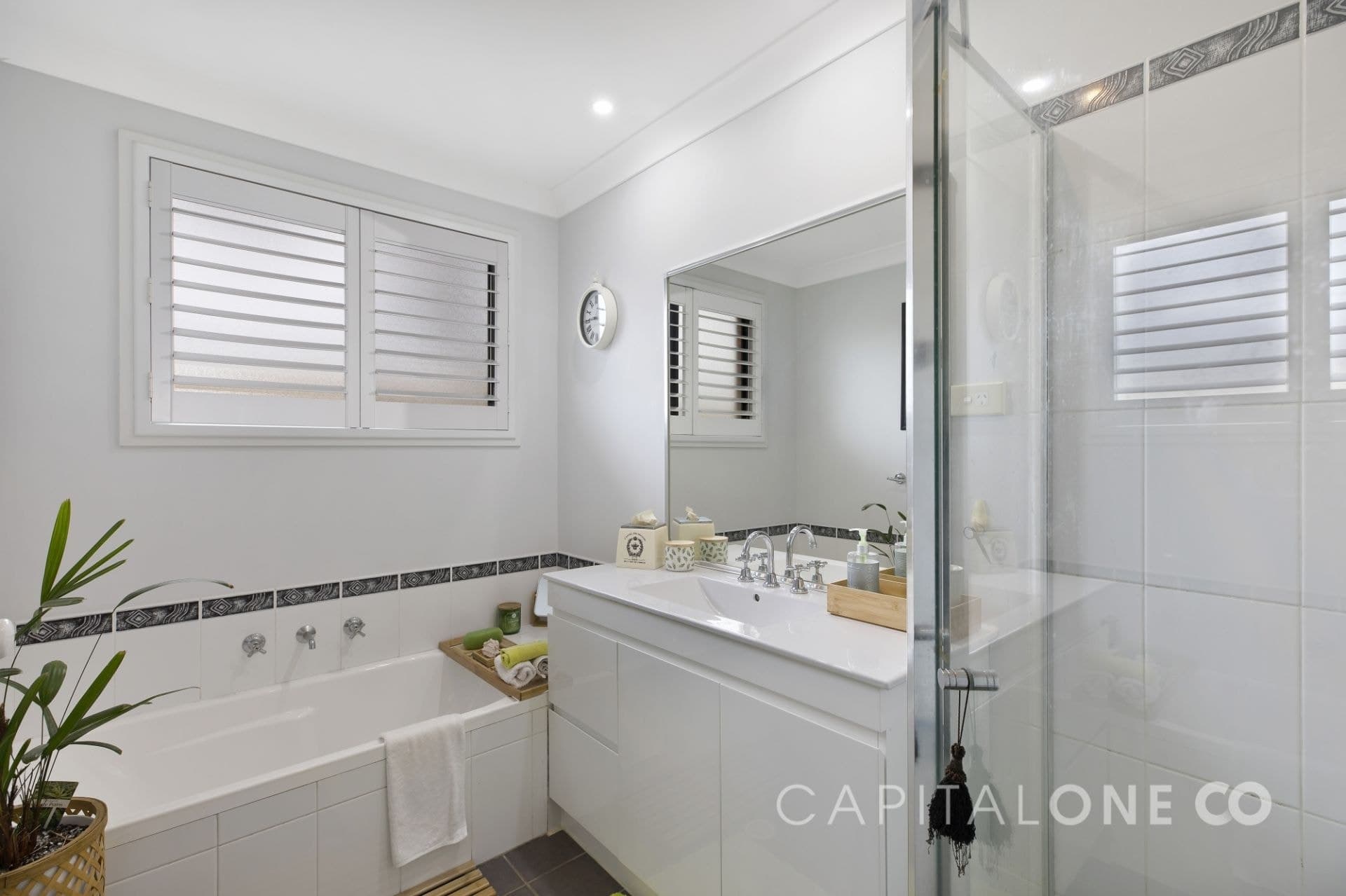 27 Mountain View Drive, Woongarrah, Woongarrah - Image 1