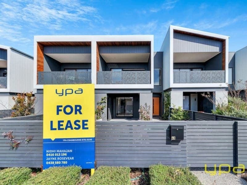 48 Spirit Boulevard CRANBOURNE EAST VIC, Cranbourne East - Image 1
