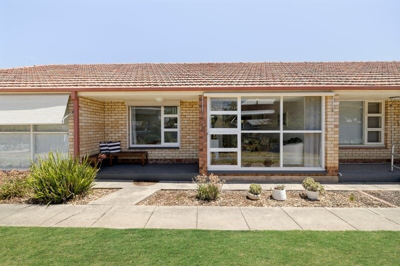 2/11 Glengyle Terrace, Glandore - Image 1
