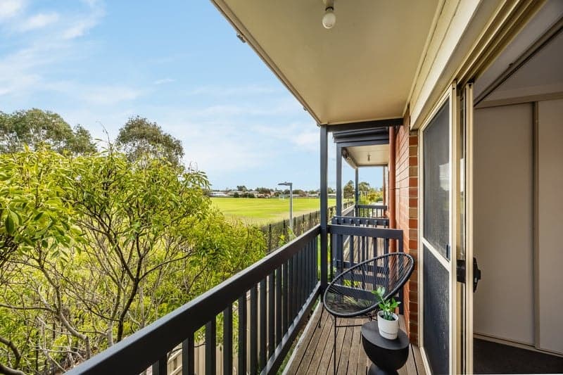2/15 Arnold Drive, Mitchell Park - Image 1