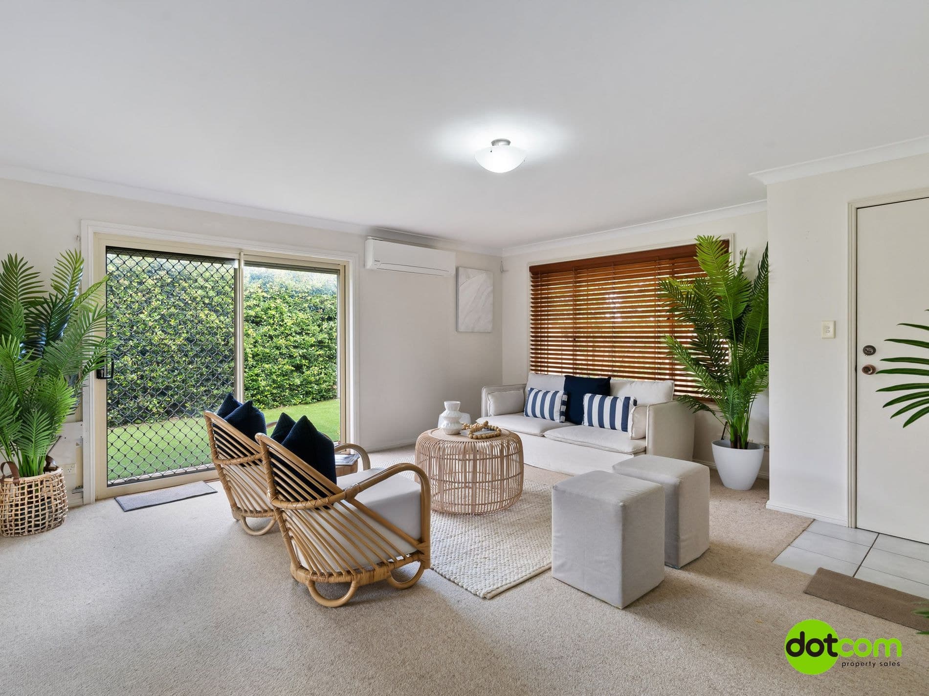 2 / 3 Bogan Road, Booker Bay - Image 1