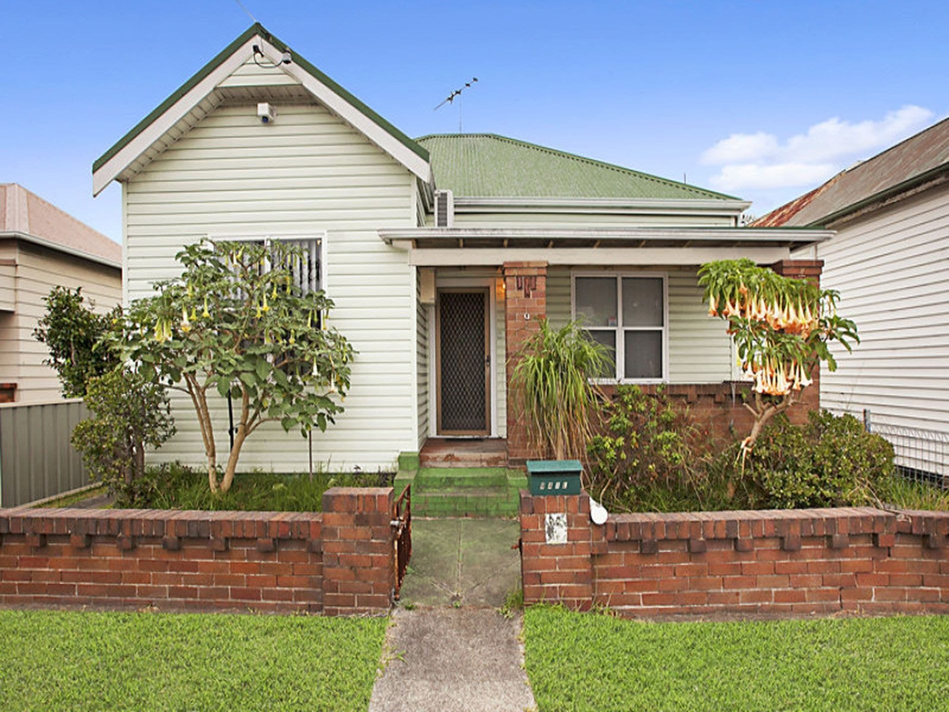 9 Hubbard Street, Islington - Image 1