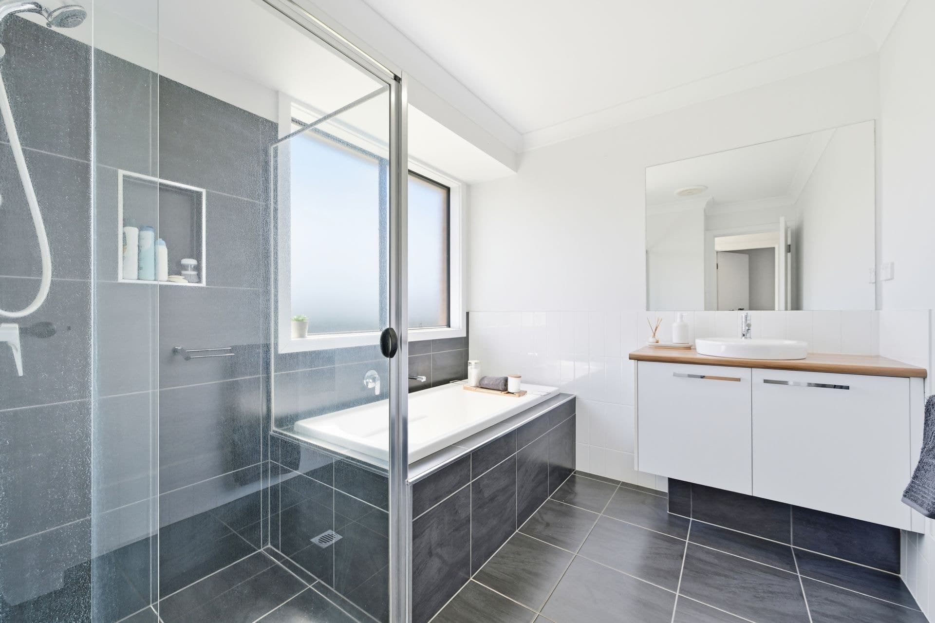 9 Cohen Way Port Macquarie NSW, Port Macquarie - Image 1