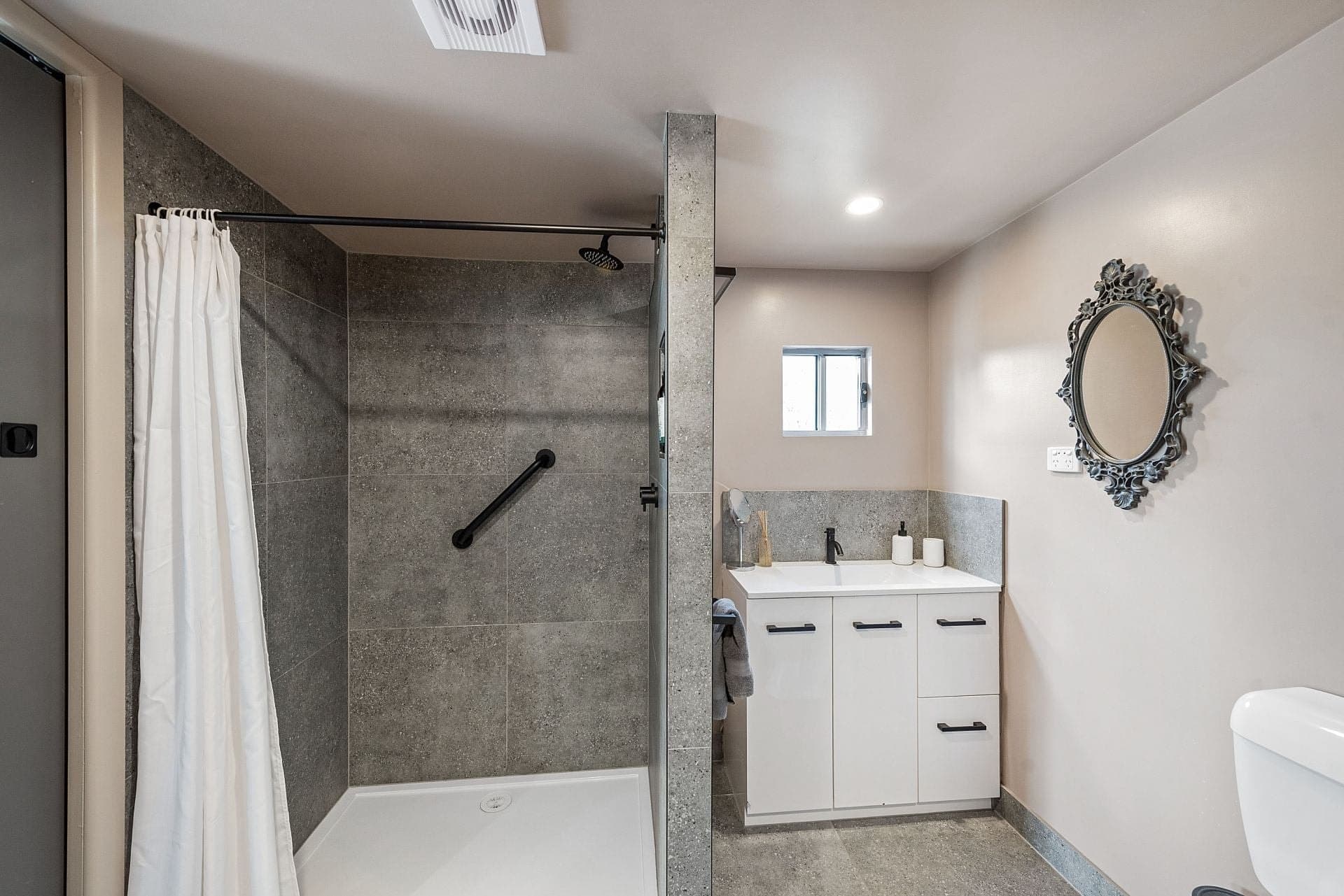 51 Hudson Avenue Port Macquarie NSW, Port Macquarie - Image 1