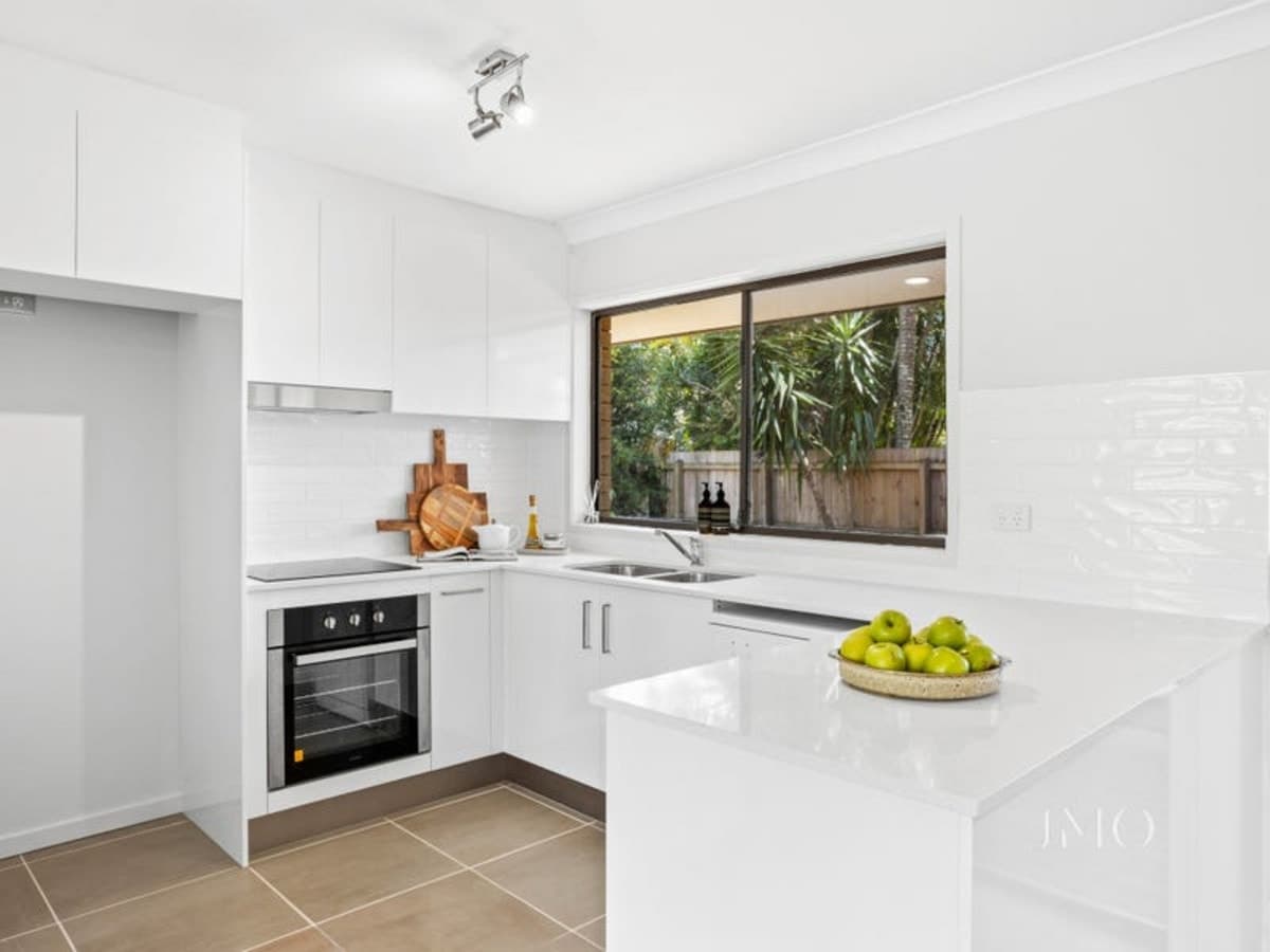 7/30 Patura Drive, ASHMORE, Ashmore - Image 1