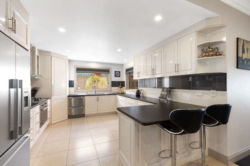 6 Colonel Light Place Mount Gambier SA, Mount Gambier - Image 1