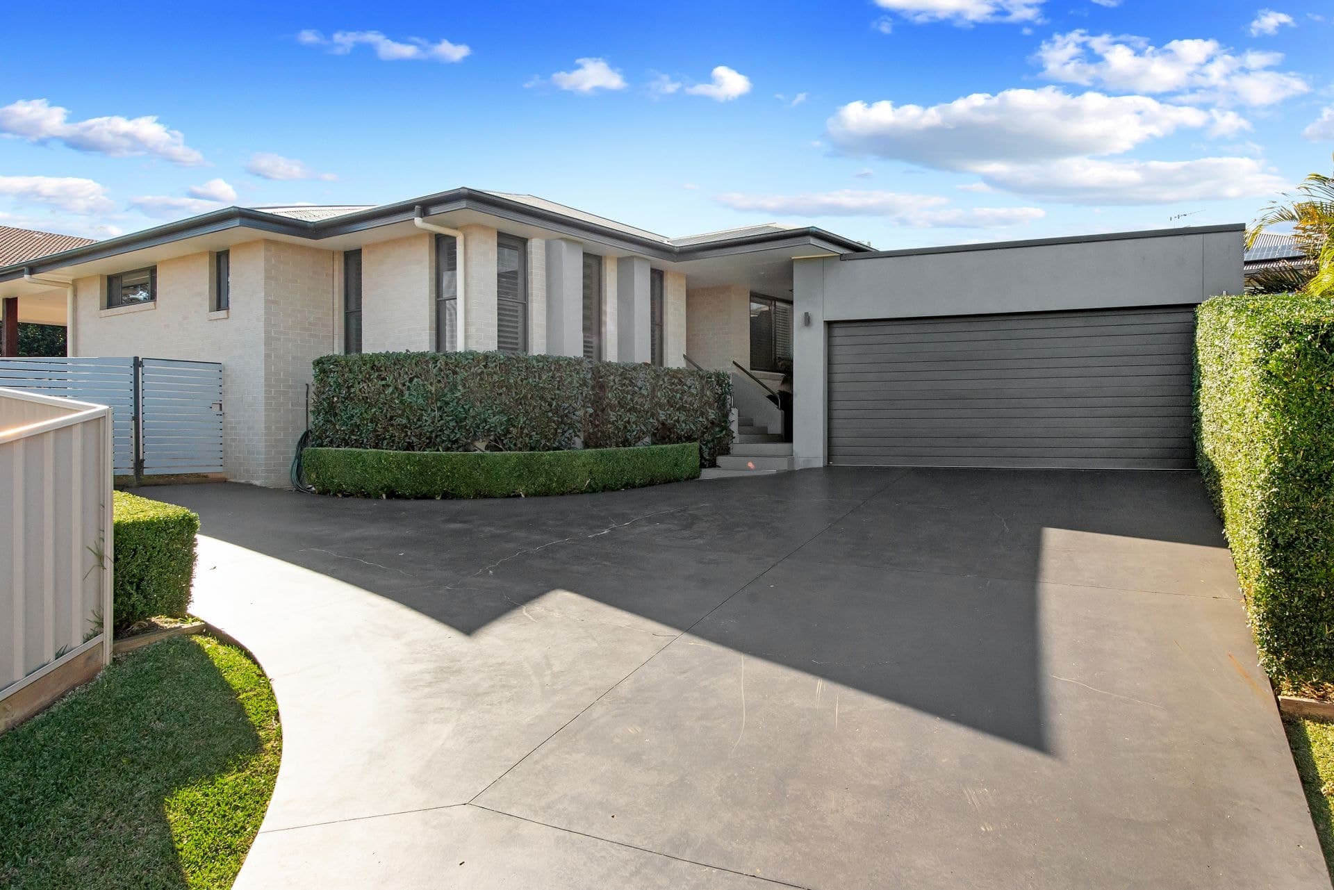 6 Highview Court Port Macquarie NSW, Port Macquarie - Image 1