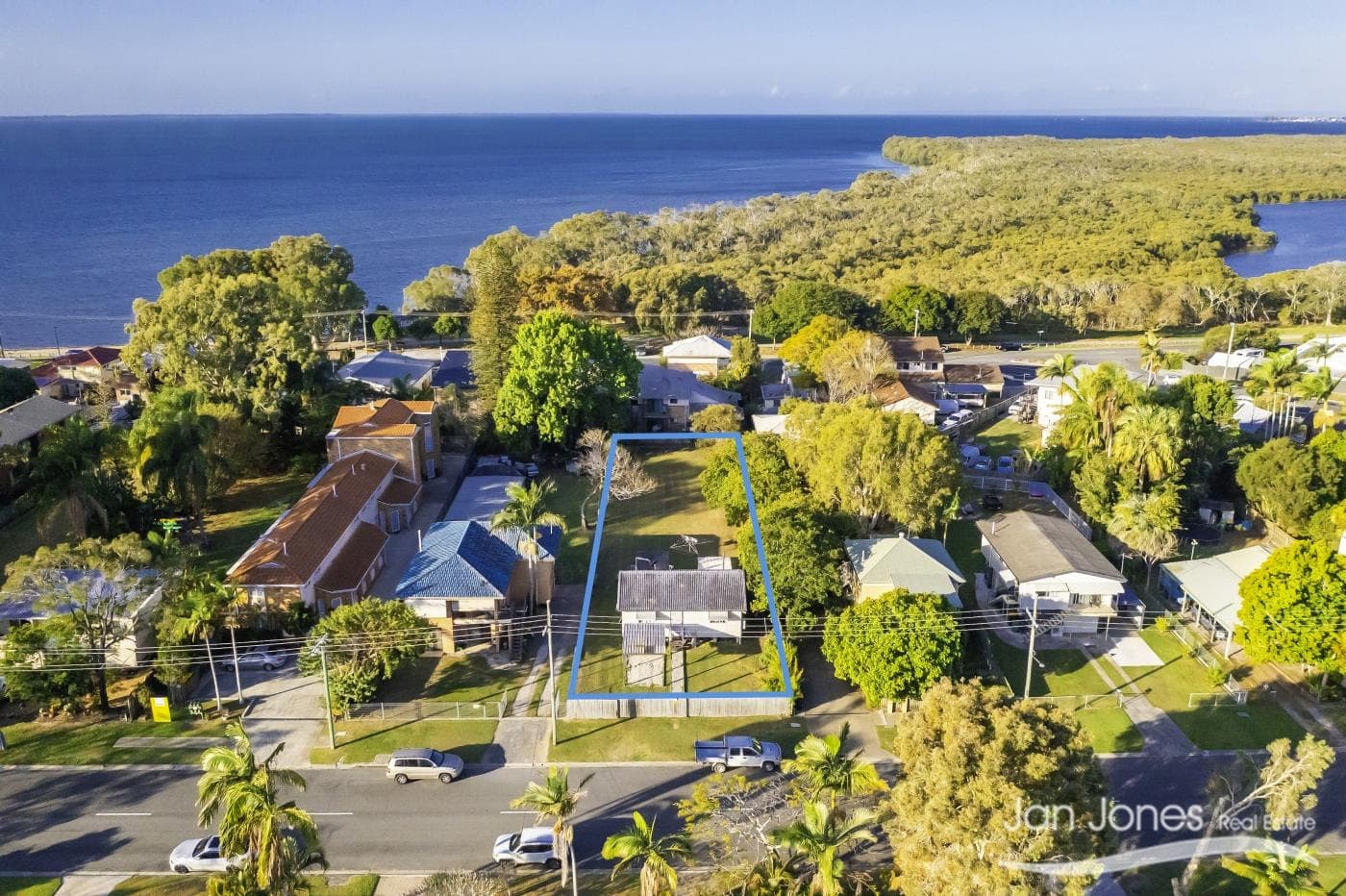 13 Central Avenue, Deception Bay - Image 1