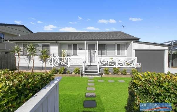 34 Hill Parade, Clontarf - Image 1
