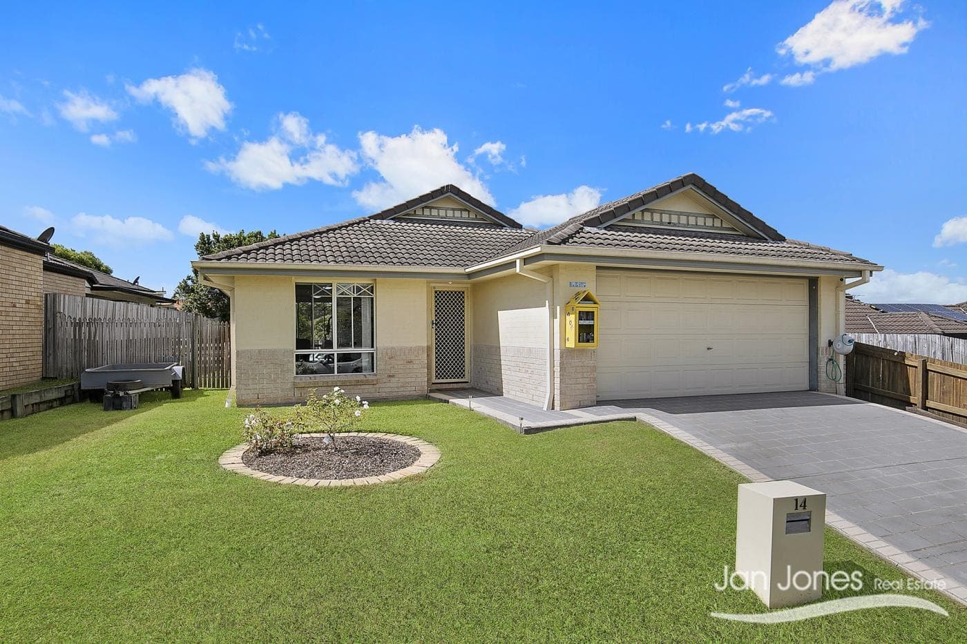 14 Zoe Pl, Deception Bay - Image 1