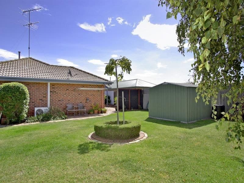 13 Mervyn Court, St Albans Park - Image 1