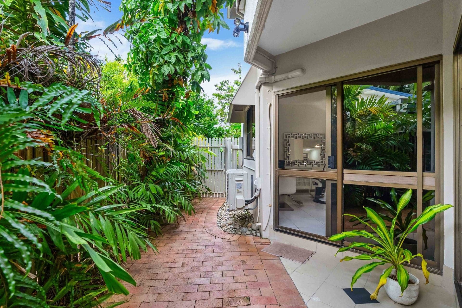 2/12 Clifton Road, Clifton Beach, Clifton Beach - Image 1
