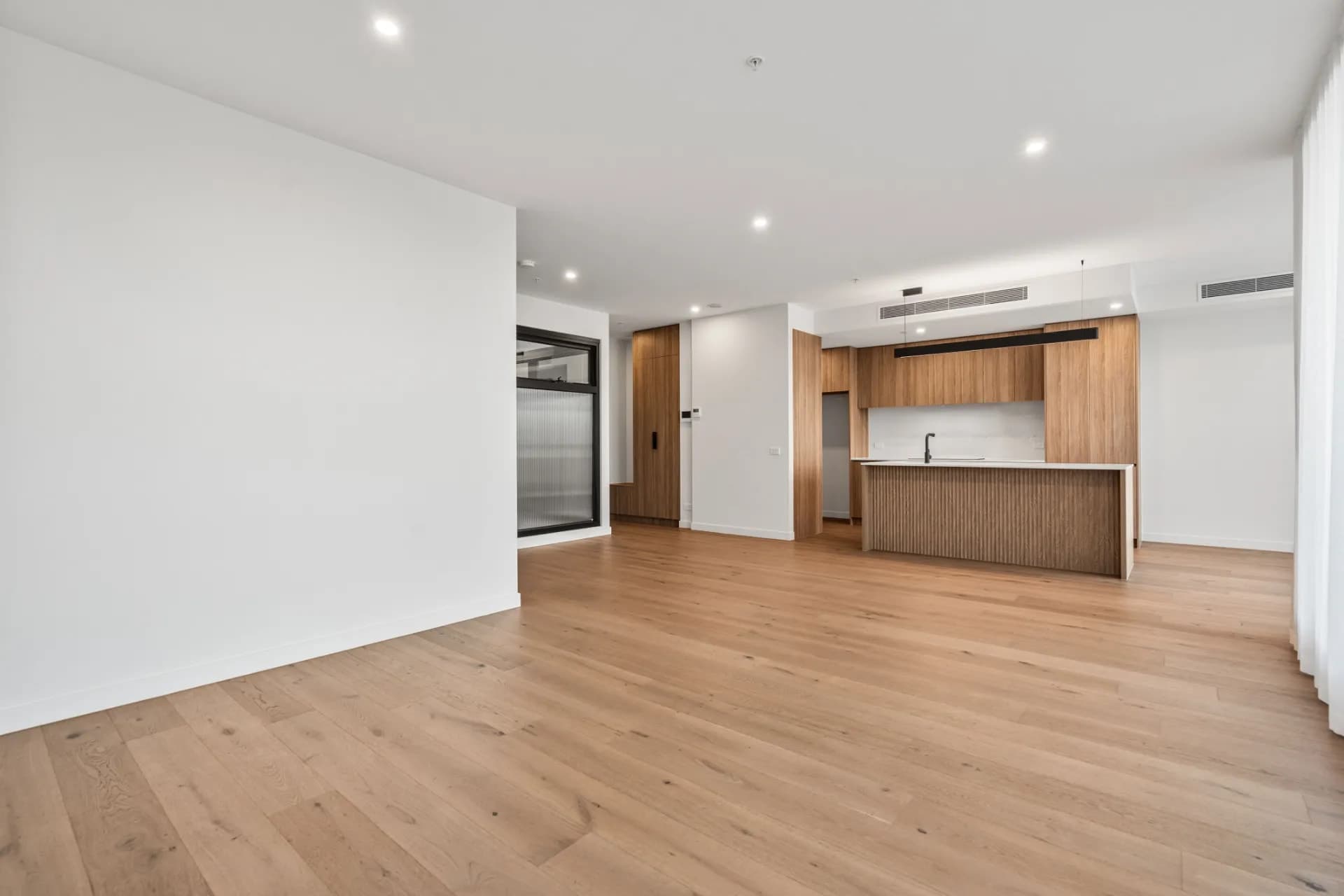 2/8 Boundary Street, South Melbourne - Image 1