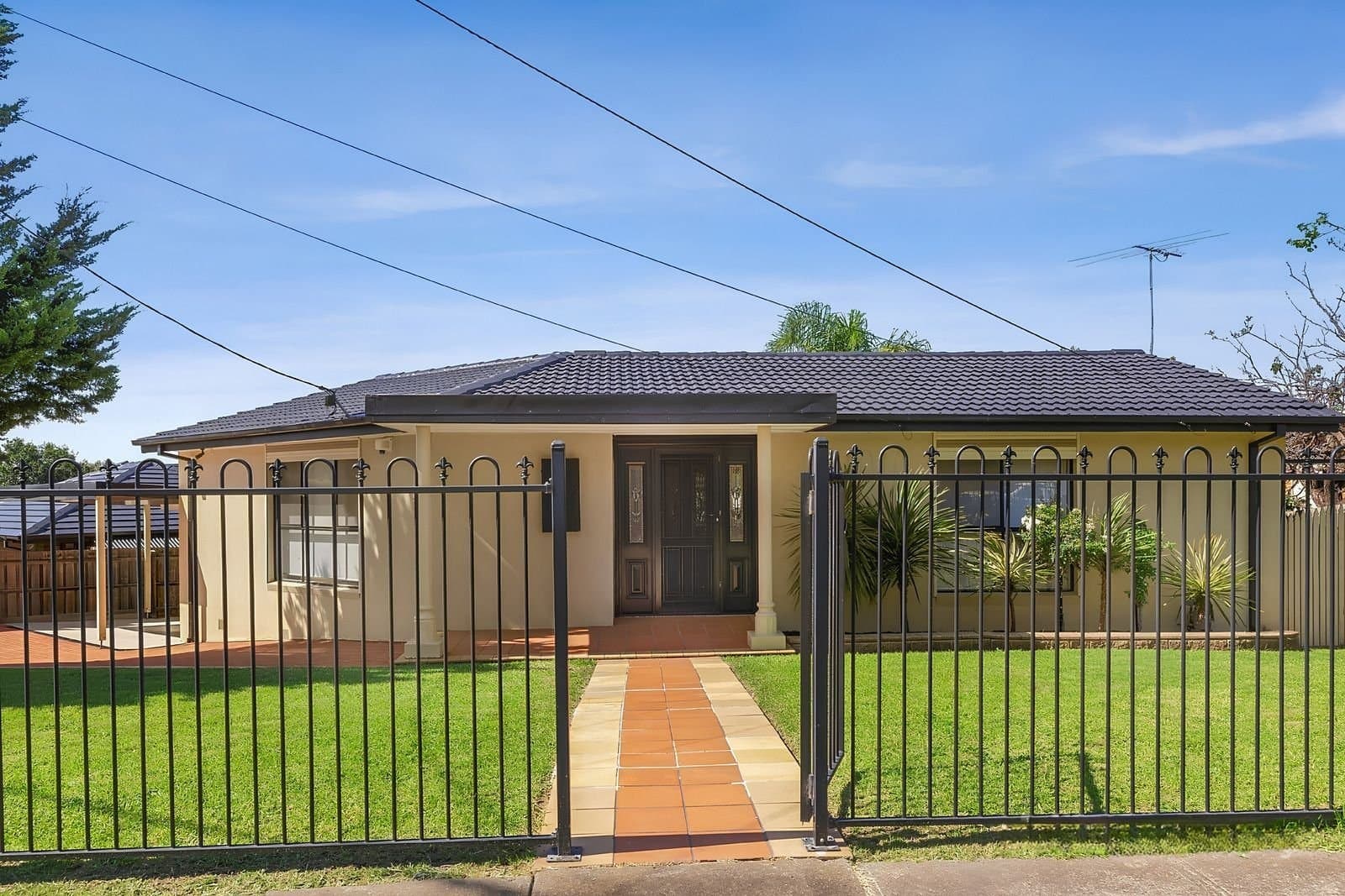 330 Mascoma Street, Strathmore Heights - Image 1