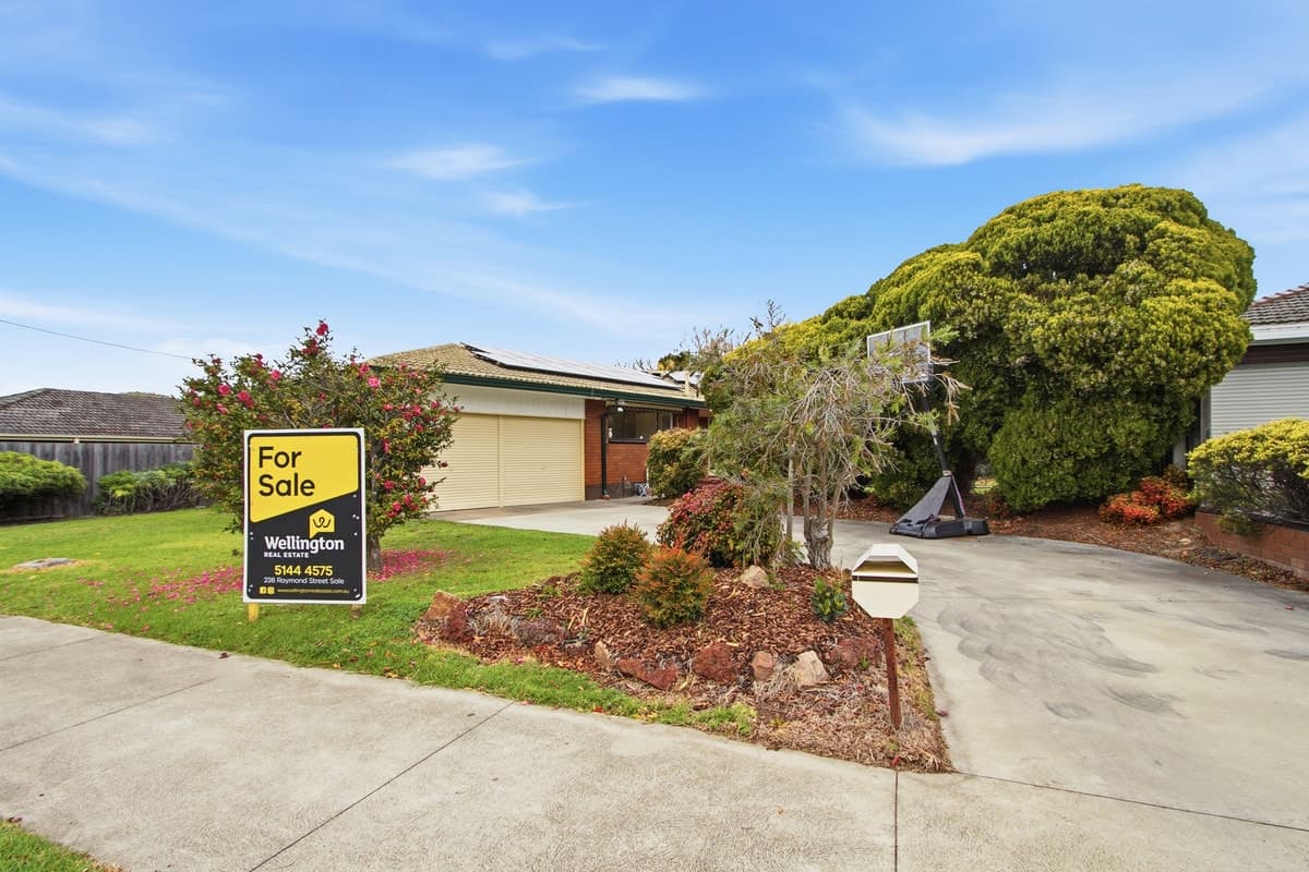 30 Hutchison Street, Sale VIC, Sale - Image 1